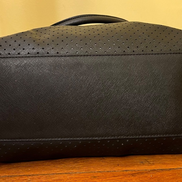 MICHAEL KORS PERFORATED HAMILTON BAG BLACK WITH GOLD - Picture 3 of 5